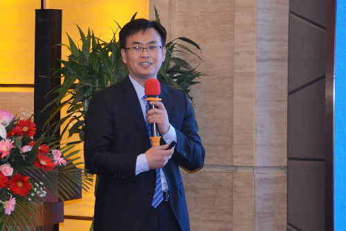 欣希安藥業(yè)銷(xiāo)售總監(jiān)胡德泰先生